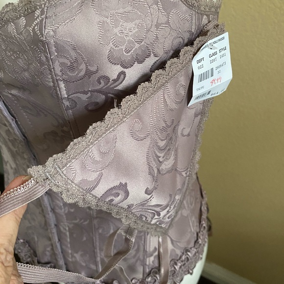 NEW Fredericks of Hollywood corset set - Picture 5 of 11